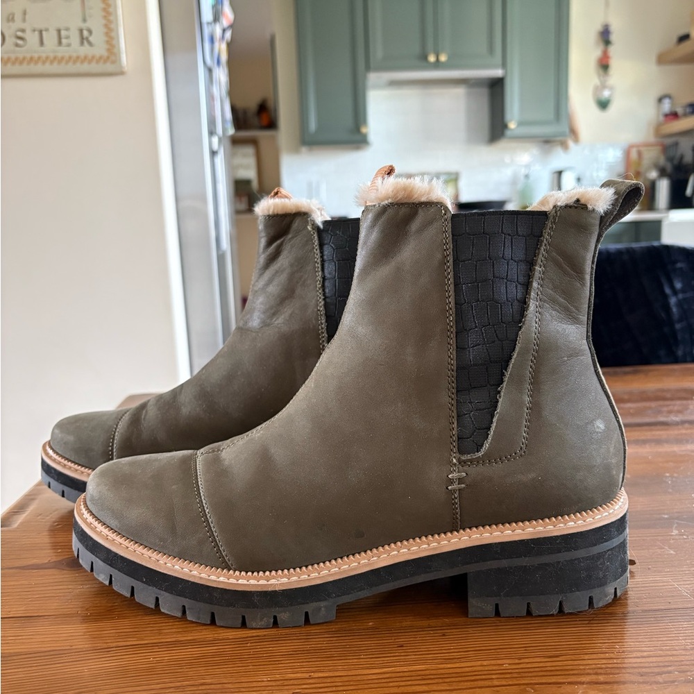 Women’s Olive Dakota Boots